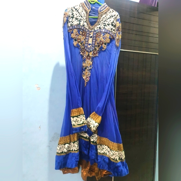 Floor Touch Anarkali Suit. With Duppata Embellished Stones - Picture 4 of 7